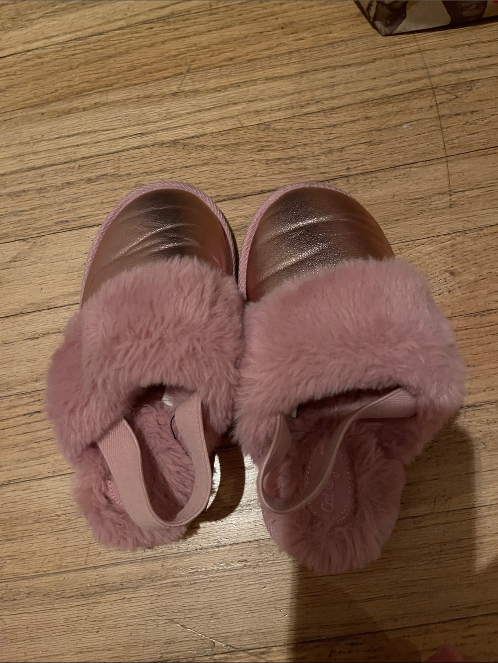 Kids Pink Faux-Fur Slip-On Shoes size 11/12